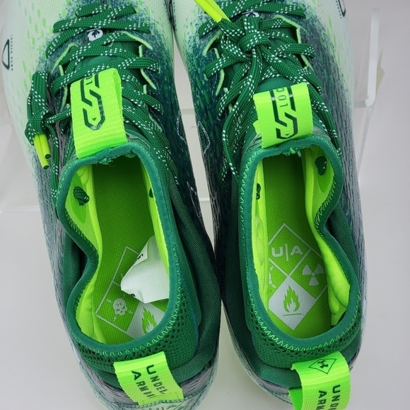 Under Armour Spotlight Lux MC 2.0 Football Cleats 3025082-301 Men\'s Size 9.5 New